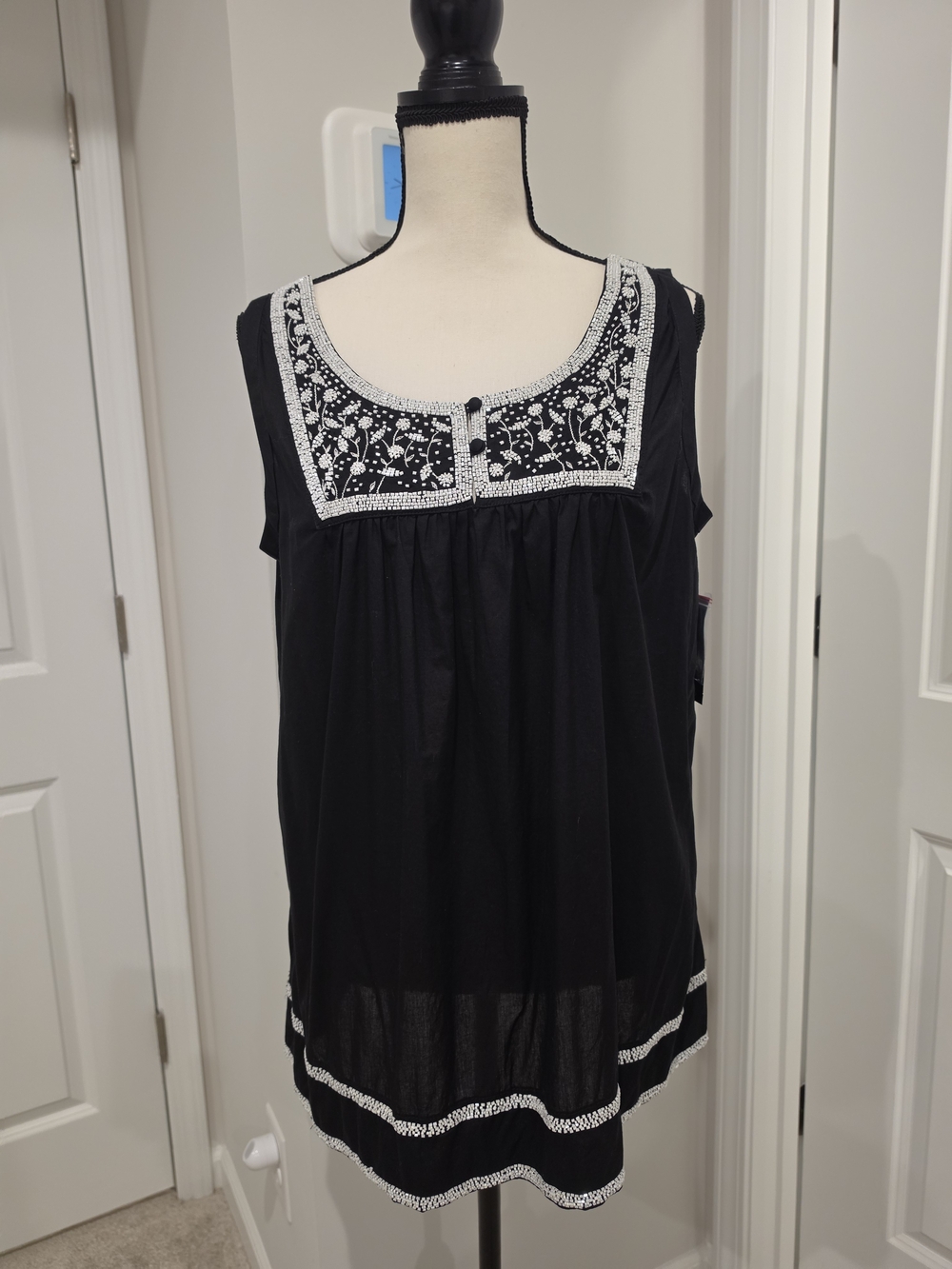 Style & Co. Black Sleeveless Tunic with White Embroidered Yoke